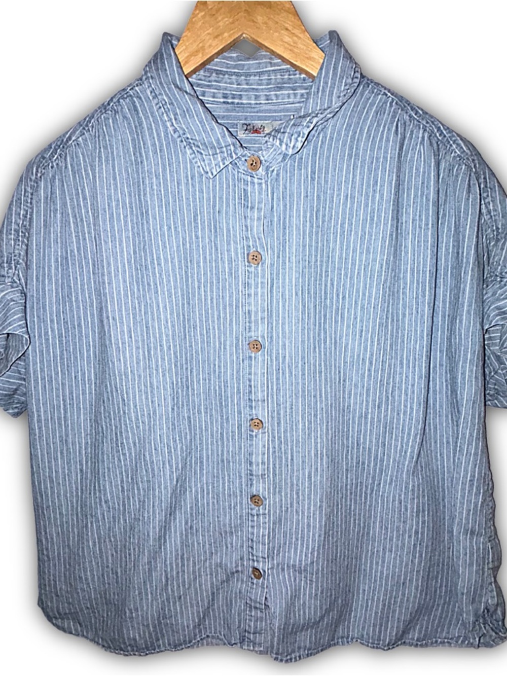 Faherty Brand Tried & True Breeze Shirt
In Blue with White Stripes